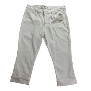 Signature Levi Strauss White Mid-Rise Capri Jeans Size 16 W33 Super Stretch NWT